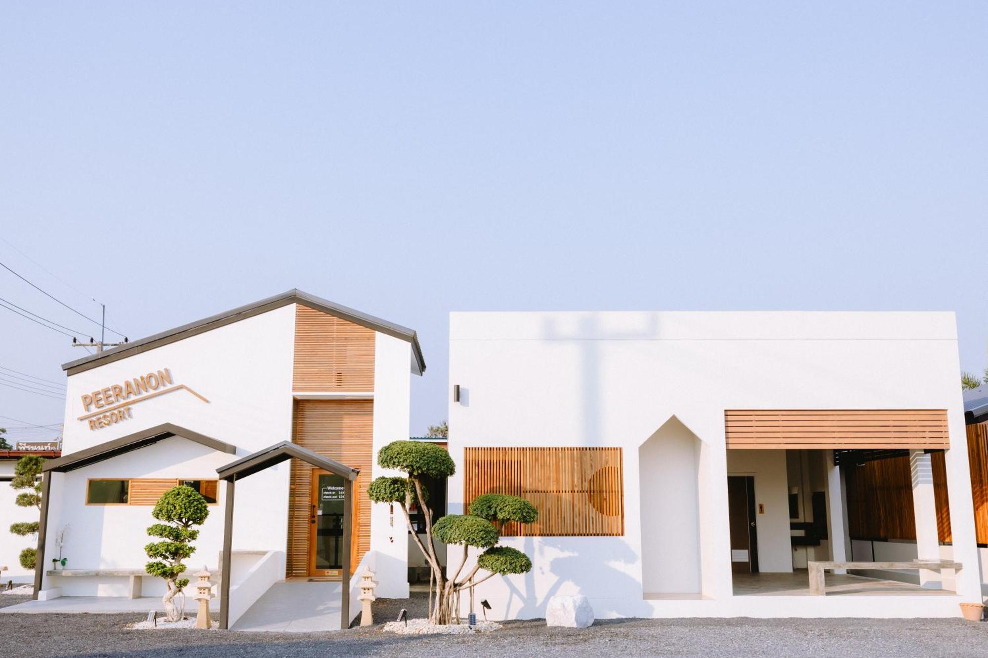Peeranon Resort 나콘나욕 외부 사진