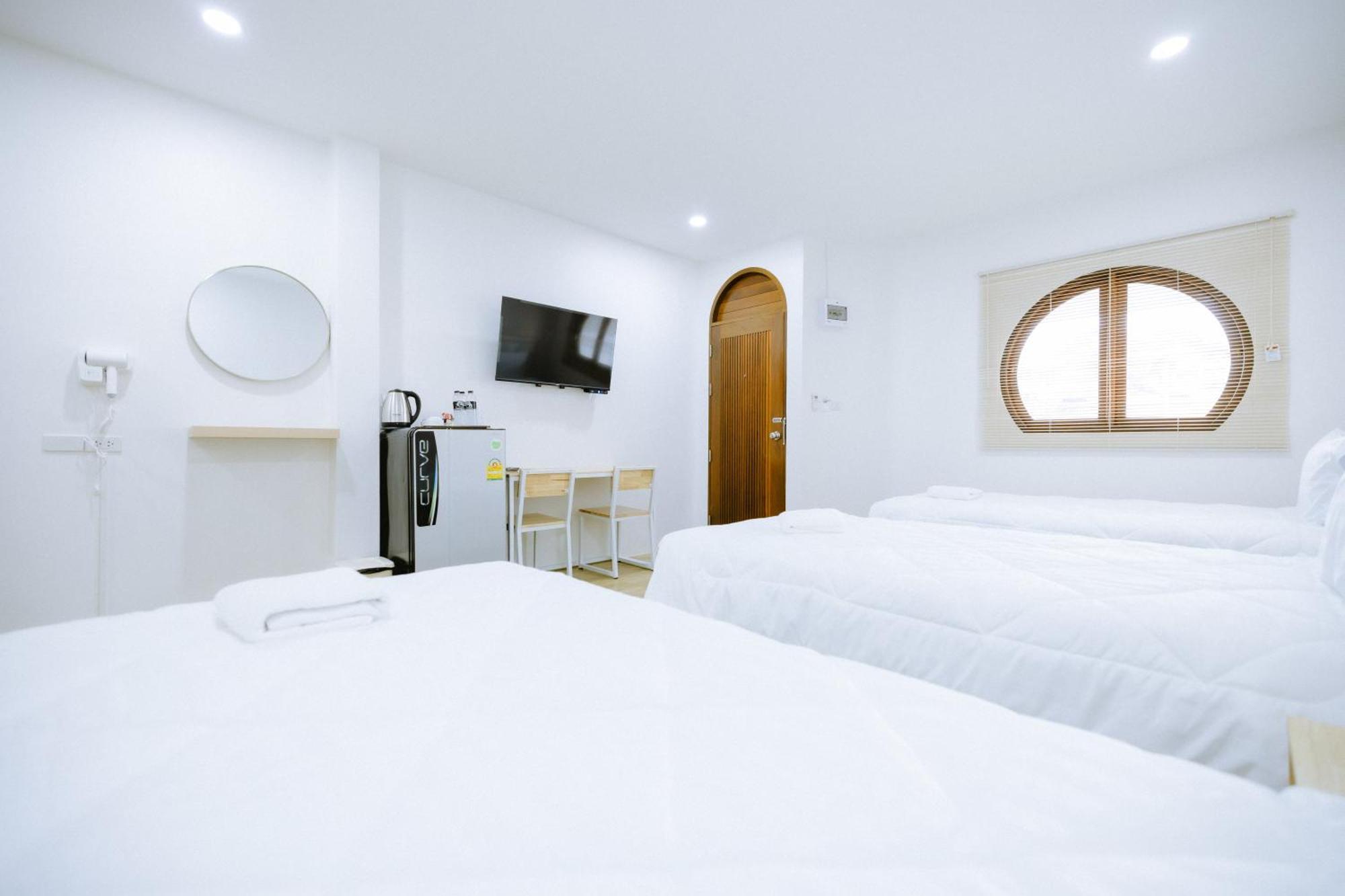 Peeranon Resort 나콘나욕 외부 사진