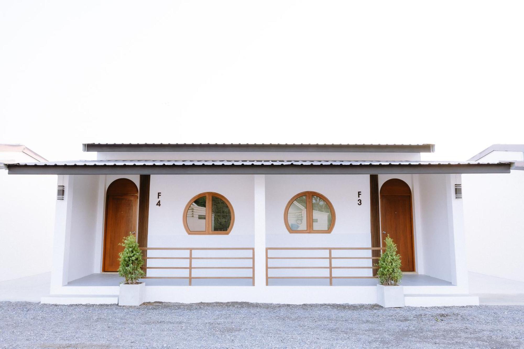 Peeranon Resort 나콘나욕 외부 사진