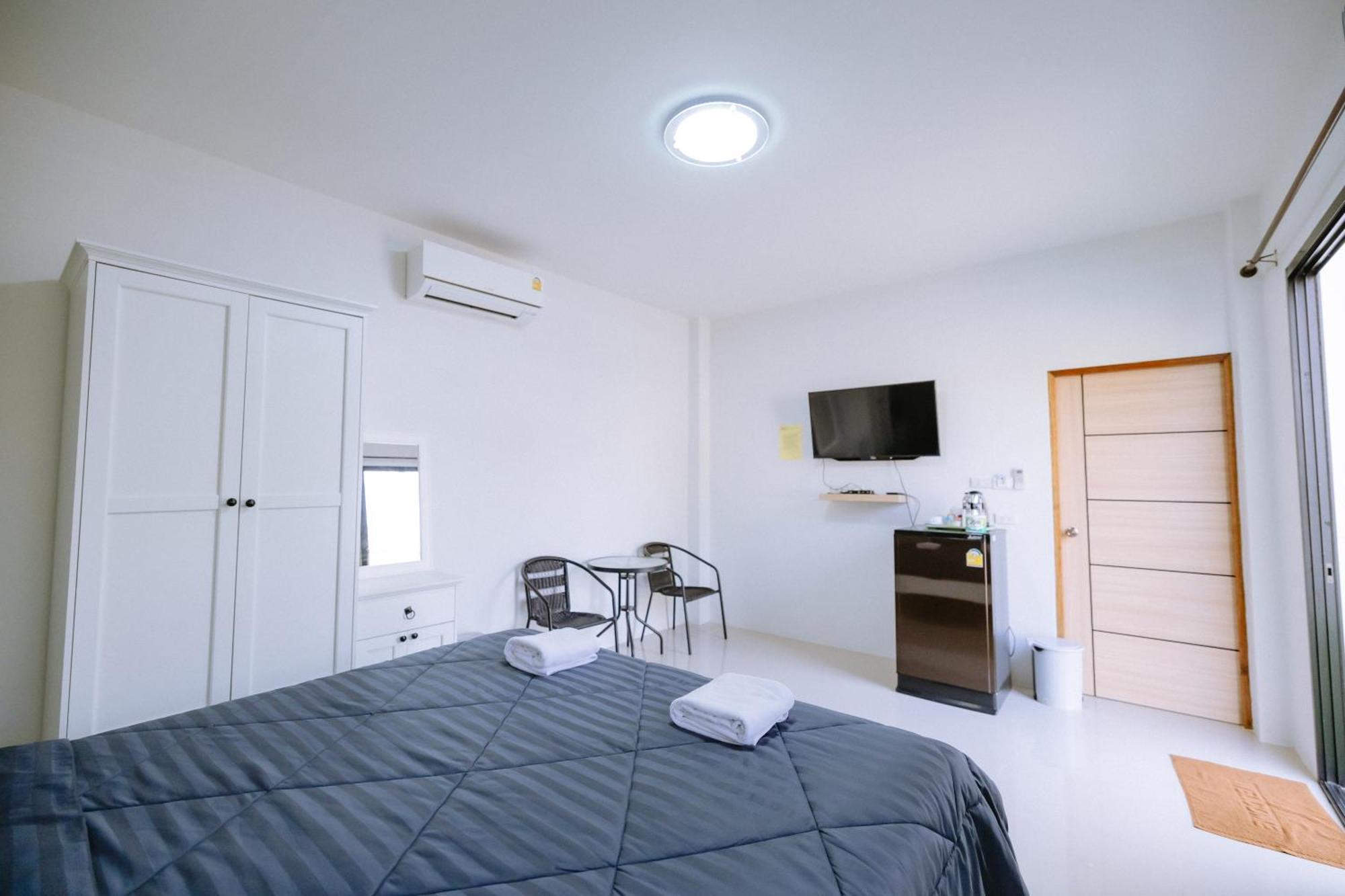 Peeranon Resort 나콘나욕 외부 사진