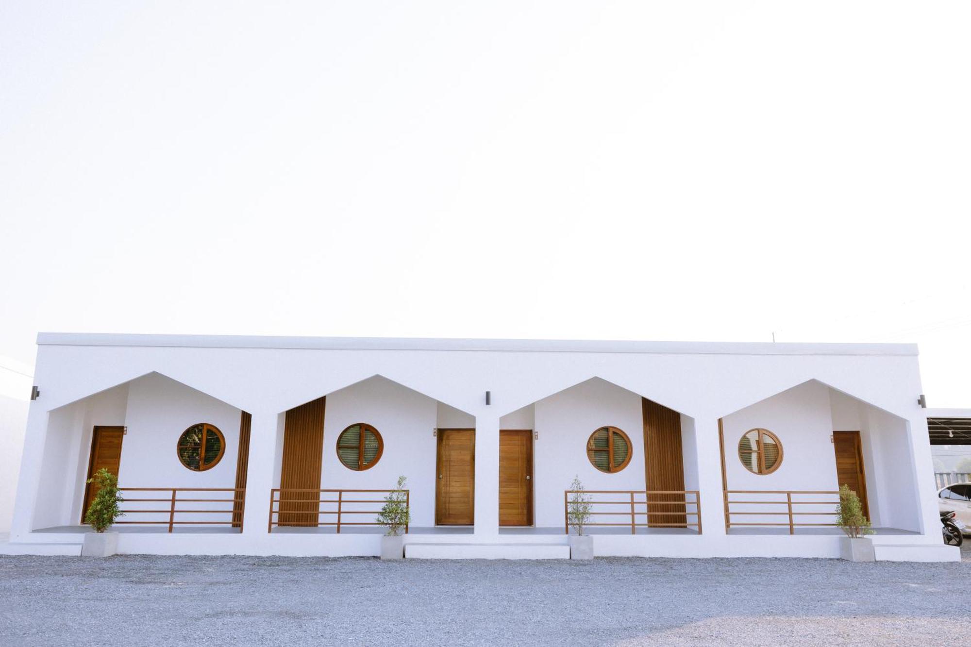 Peeranon Resort 나콘나욕 외부 사진