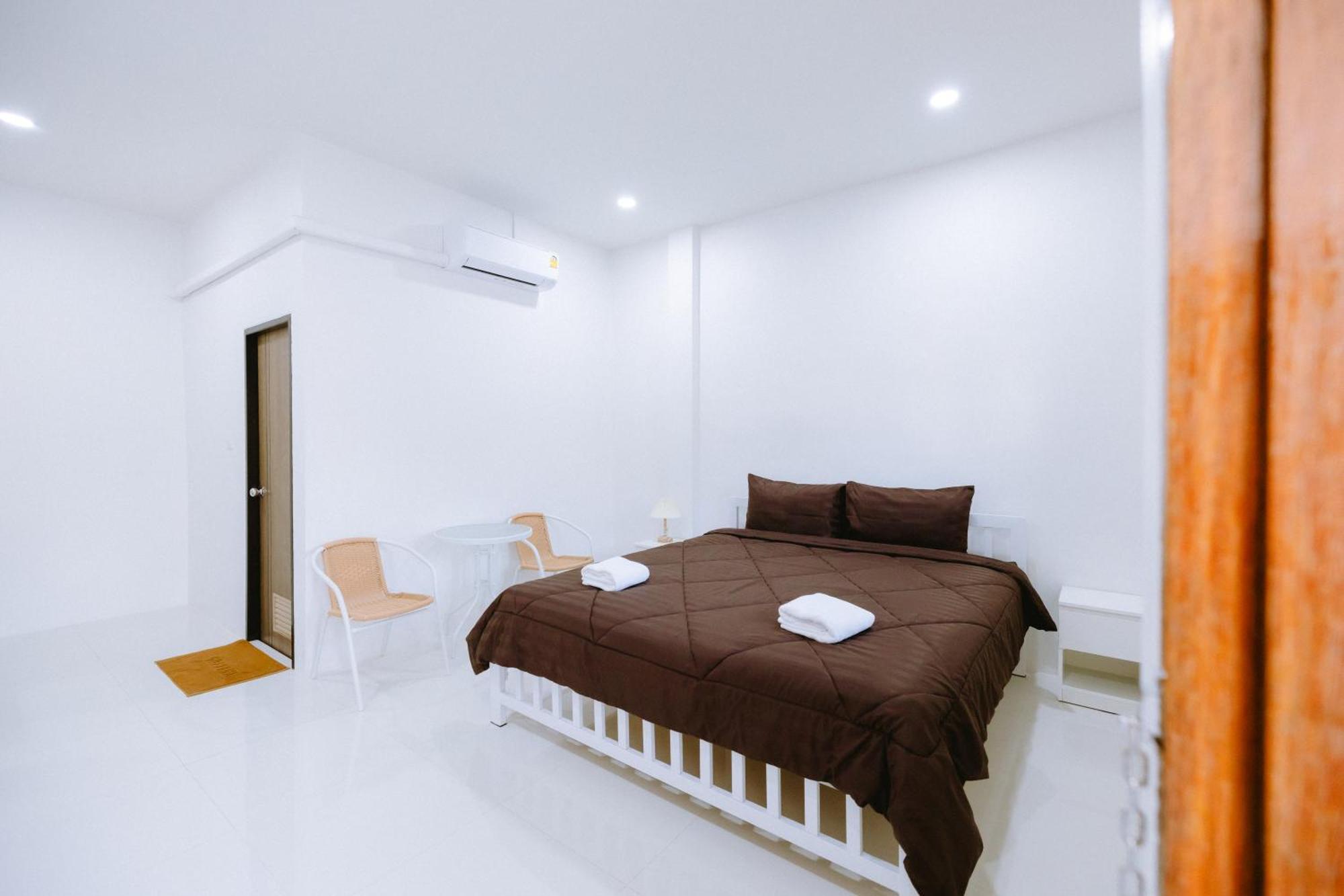 Peeranon Resort 나콘나욕 외부 사진
