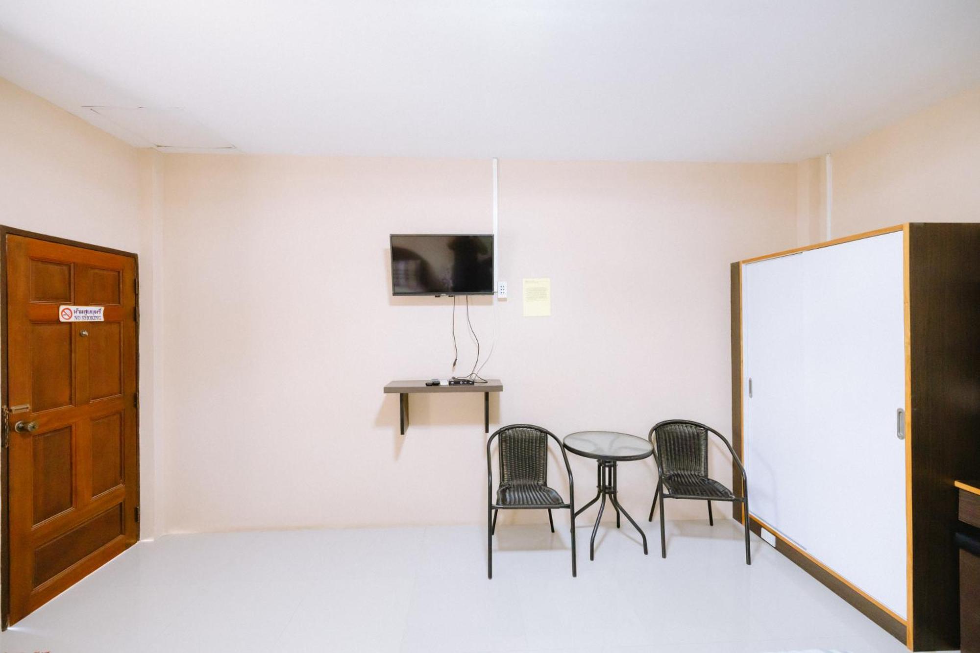 Peeranon Resort 나콘나욕 외부 사진
