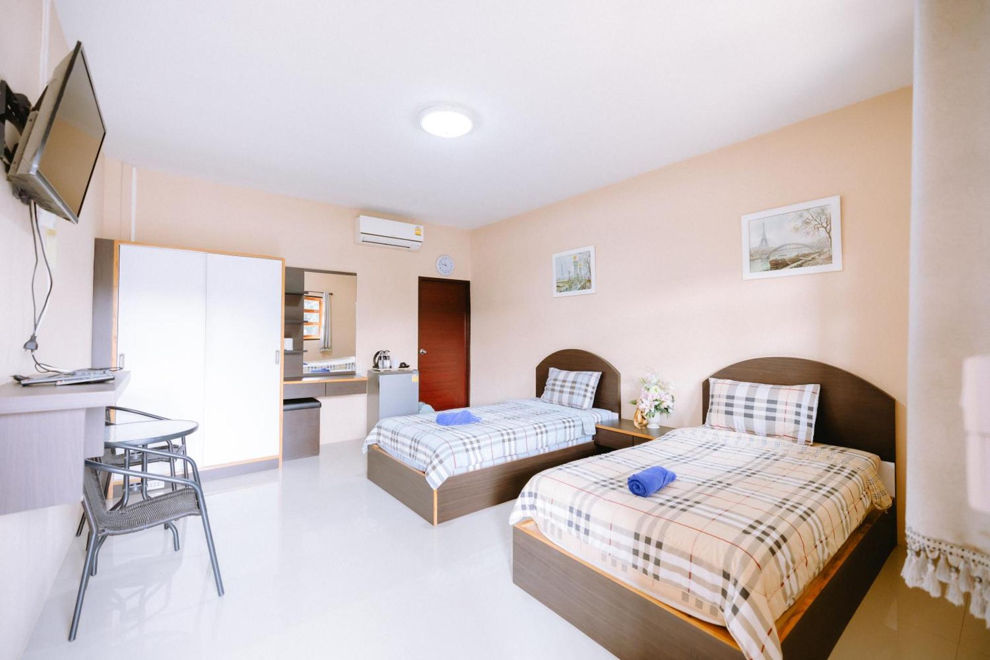Peeranon Resort 나콘나욕 외부 사진